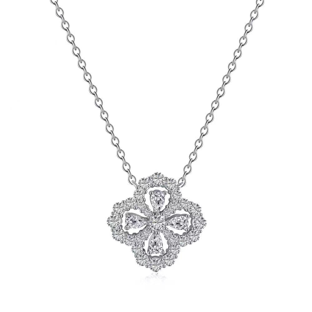 Collier en argent sterling avec nœud scintillant