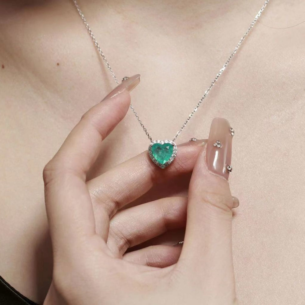 Collier en argent sterling avec nœud scintillant