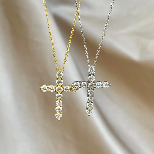 Collier en argent sterling avec croix en zircon