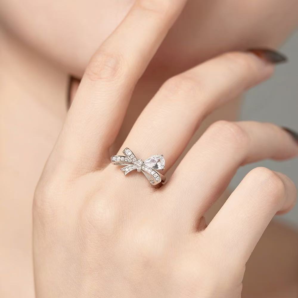 MONA BOW RING