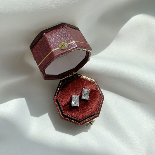 Boucles d'oreilles classiques en zircon