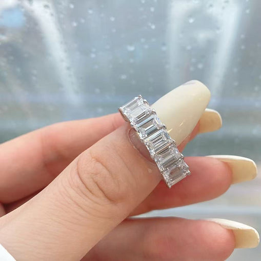 Bague en argent sterling avec zircon scintillant