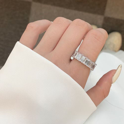 Bague en argent sterling avec zircon scintillant