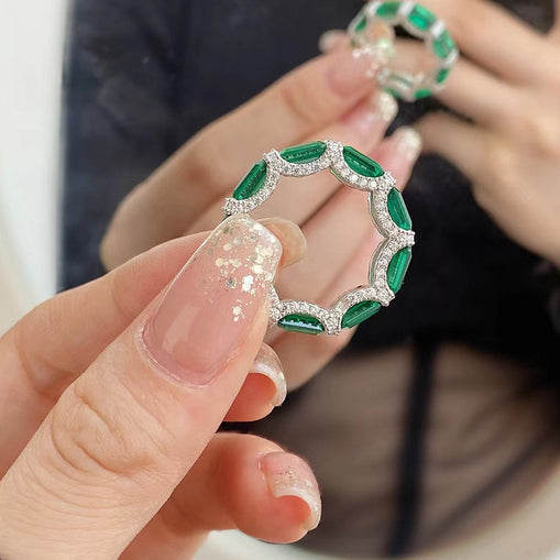 Bague en argent sterling avec bande d'émeraude